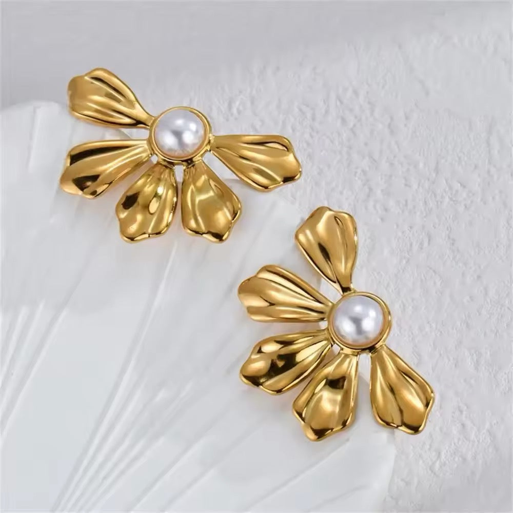 Pearly Flower Earrings