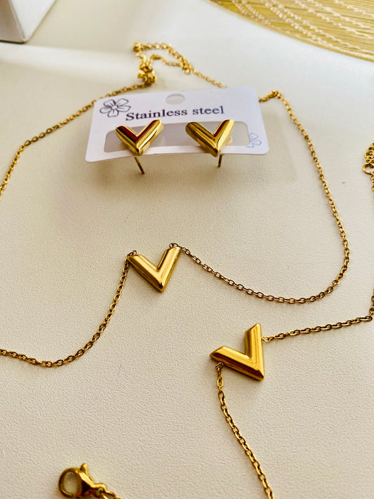 Gold Vela V-Shape Set