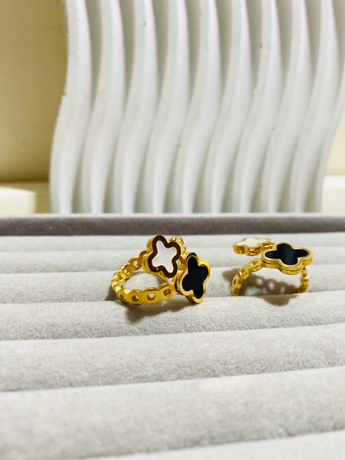 Black and White Double Clover Adjustable Ring