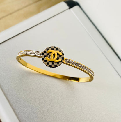 C-hanel Bangle openable