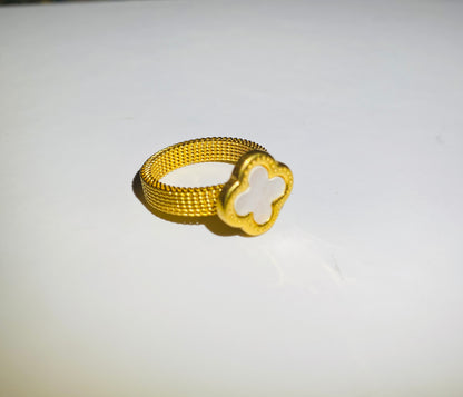 Clover Band Ring