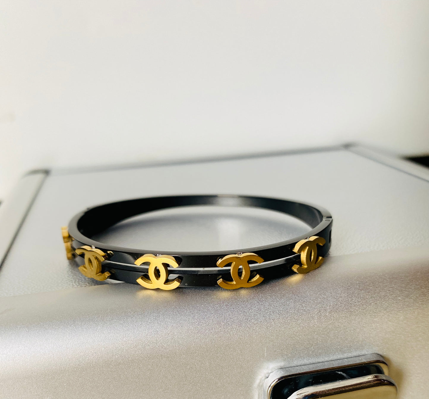 C-hanel Bangle 3