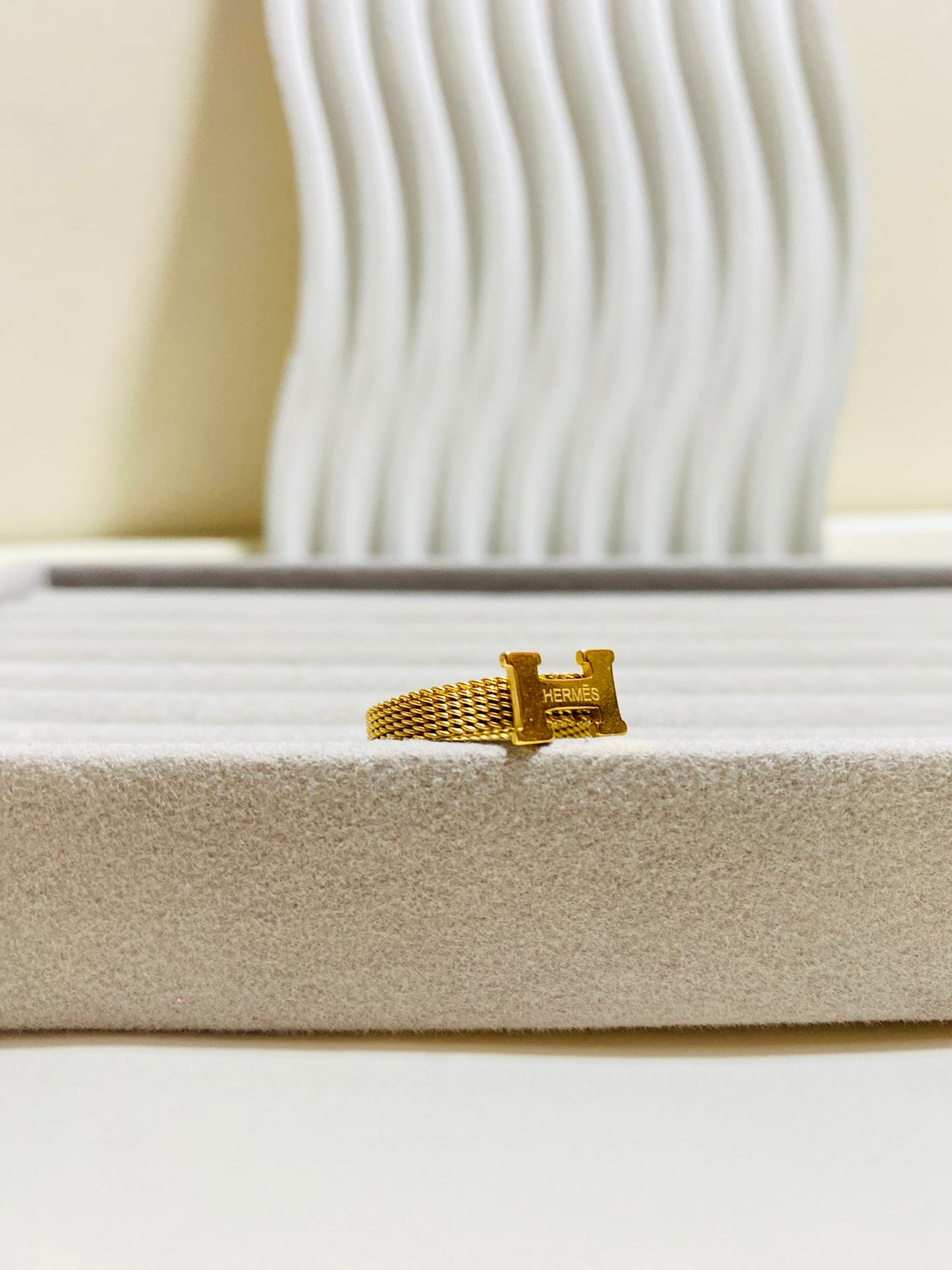 H-ermes Ring