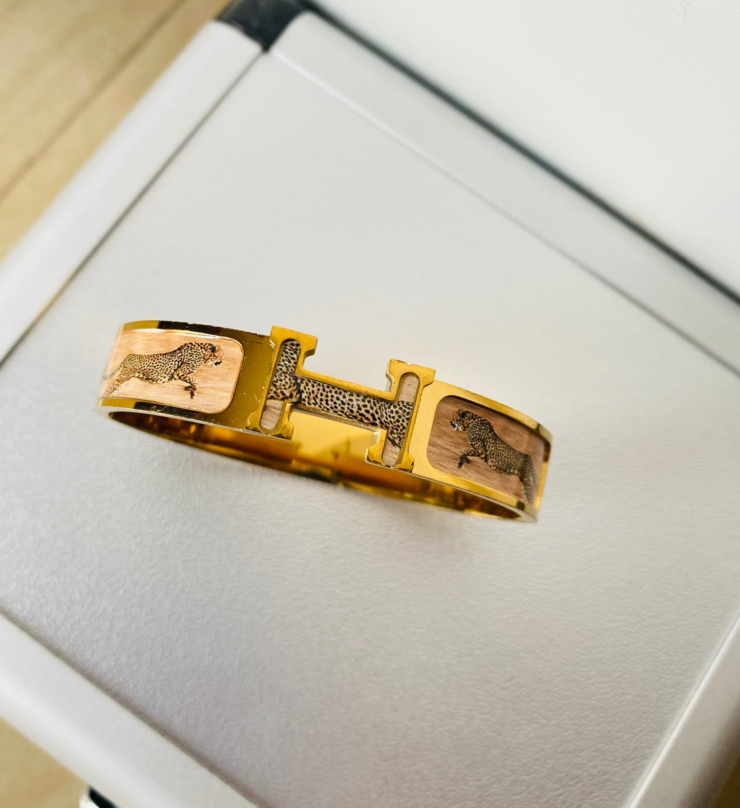 Luxe H-ermes Bracelet